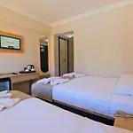 Hotel Moni *