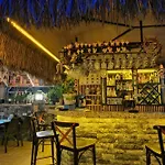 Moni Hotel *