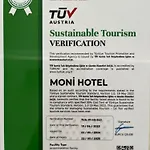 Moni Hotel *