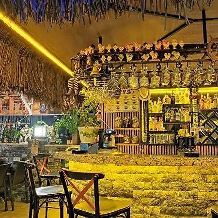 Moni Hotel
