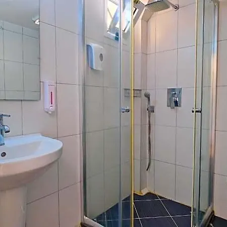 Moni