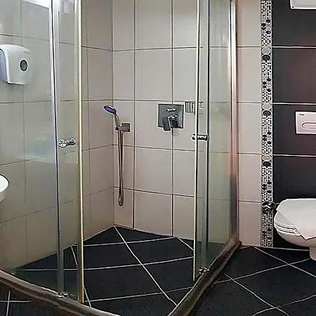 Hotel Moni
