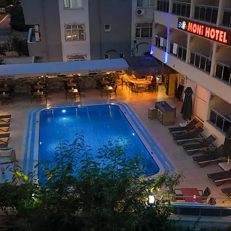 Moni Hotel *
